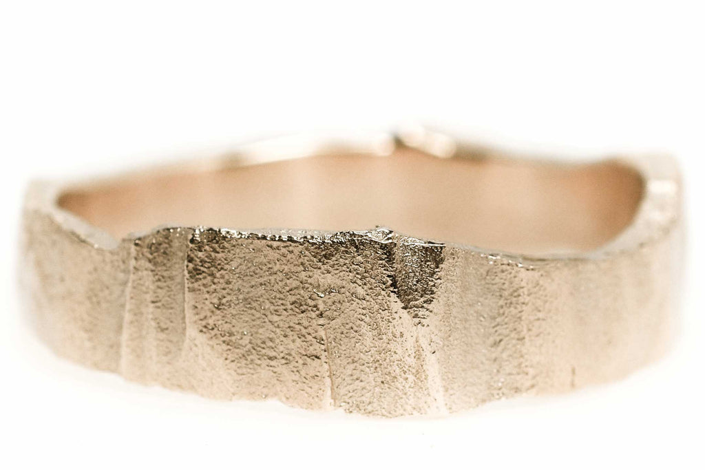natural wedding ring Aurora rose gold - Saagæ wedding rings & engagement rings by Liesbeth Busman