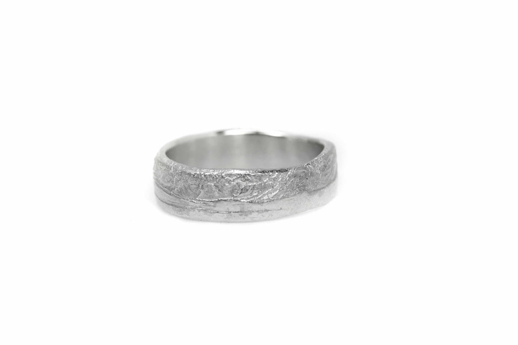 organic shaped ring Earth wedding ring Big white gold - Saagæ wedding rings & engagement rings by Liesbeth Busman